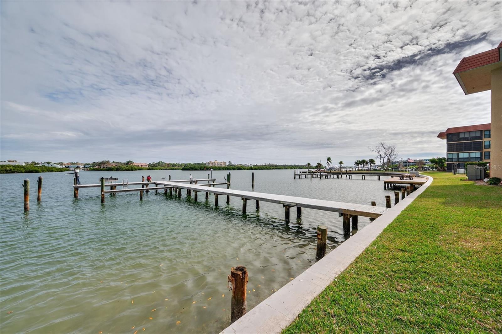 Image 39 of 45 For 19701 Gulf Boulevard 120