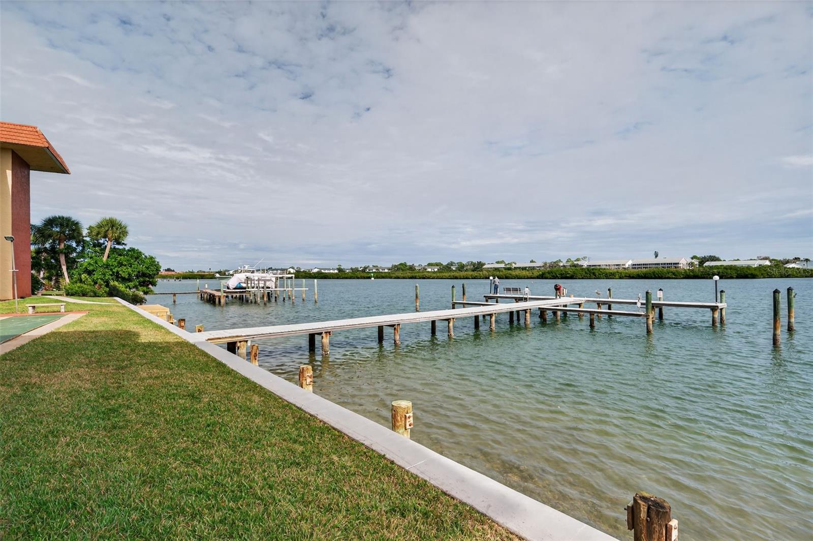 Image 40 of 45 For 19701 Gulf Boulevard 120