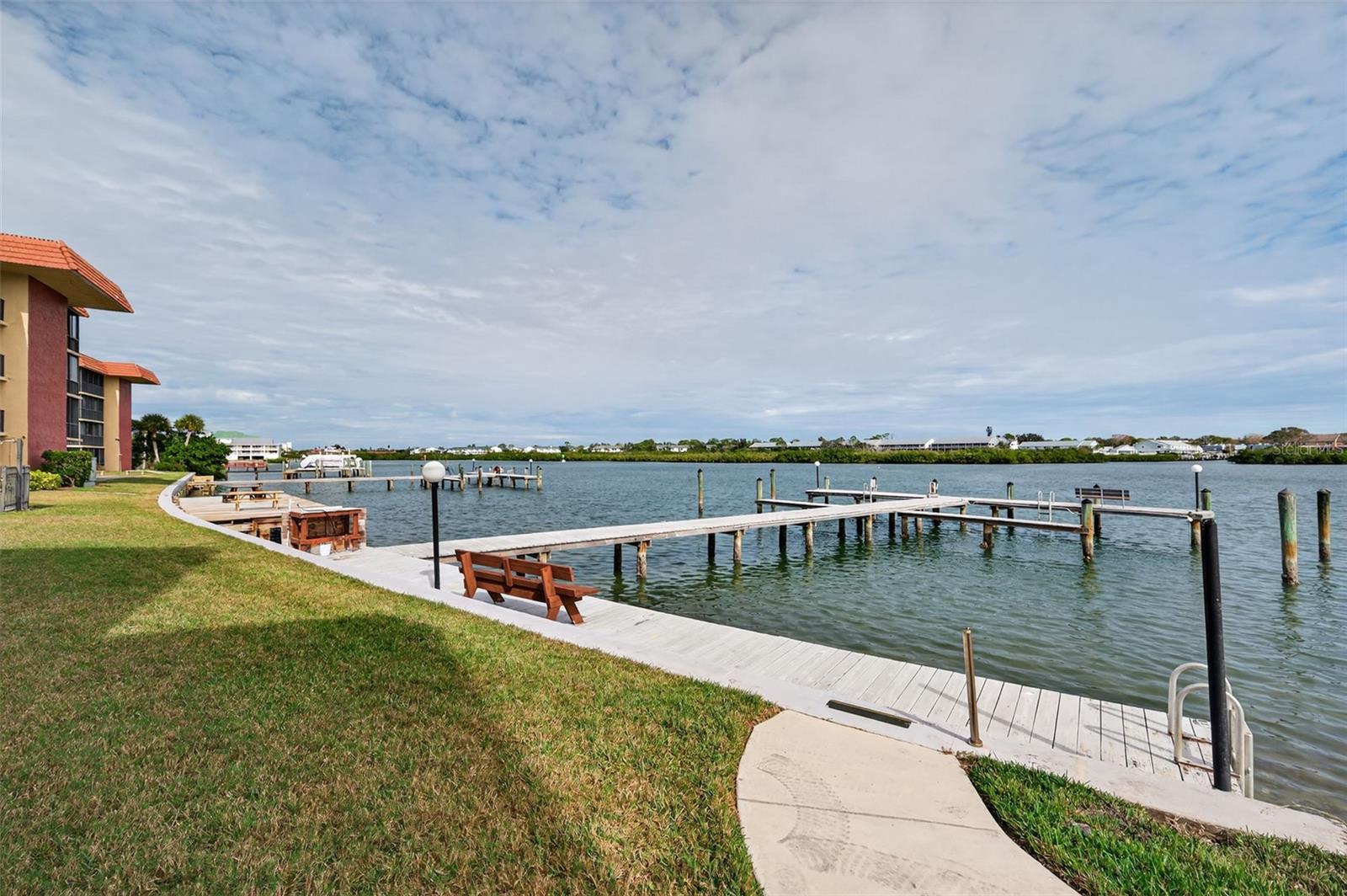 Image 42 of 45 For 19701 Gulf Boulevard 120