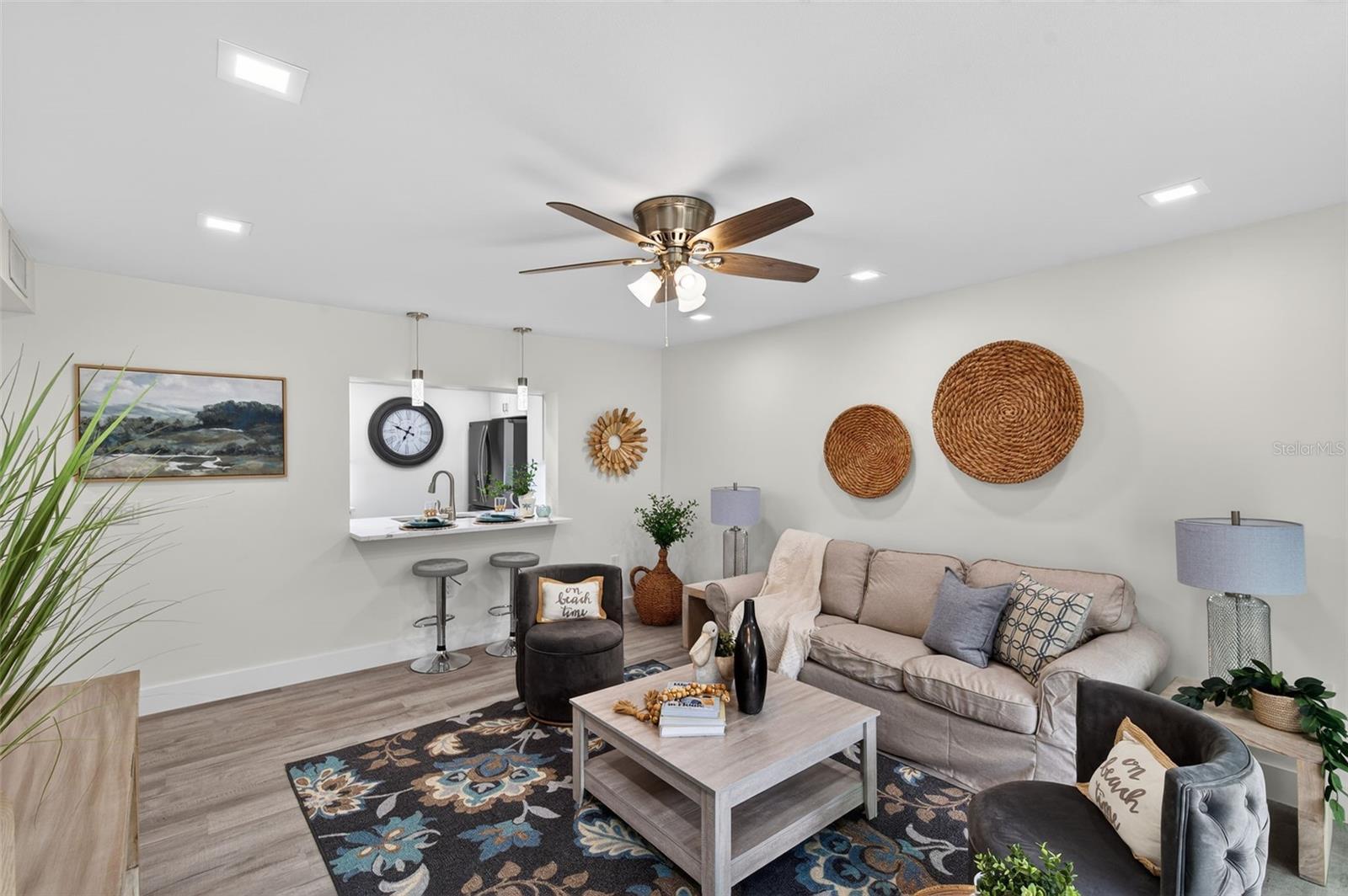 Image 7 of 45 For 19701 Gulf Boulevard 120