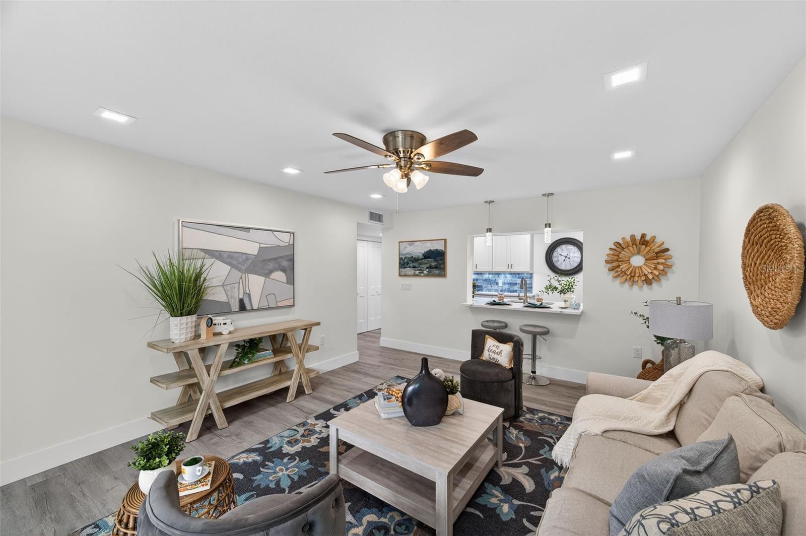 Image 8 of 45 For 19701 Gulf Boulevard 120