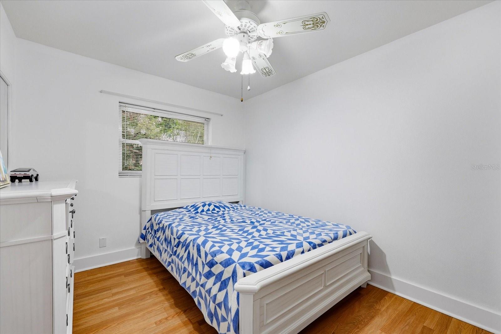 Image 14 of 38 For 207 Seneca Avenue