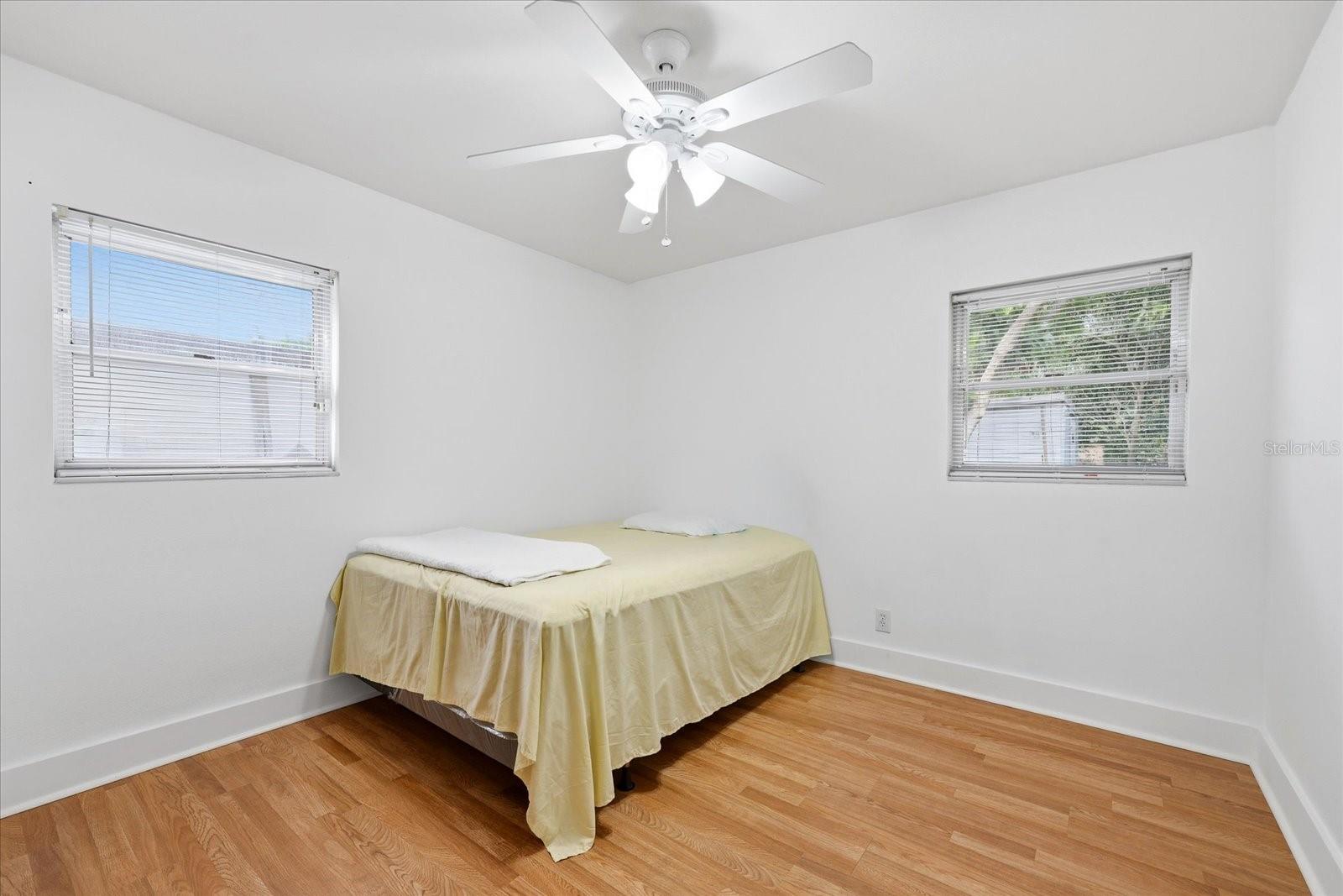 Image 17 of 38 For 207 Seneca Avenue