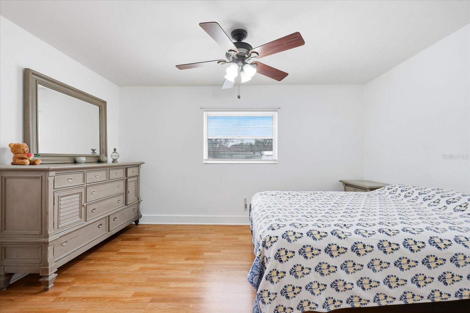 Image 19 of 38 For 207 Seneca Avenue