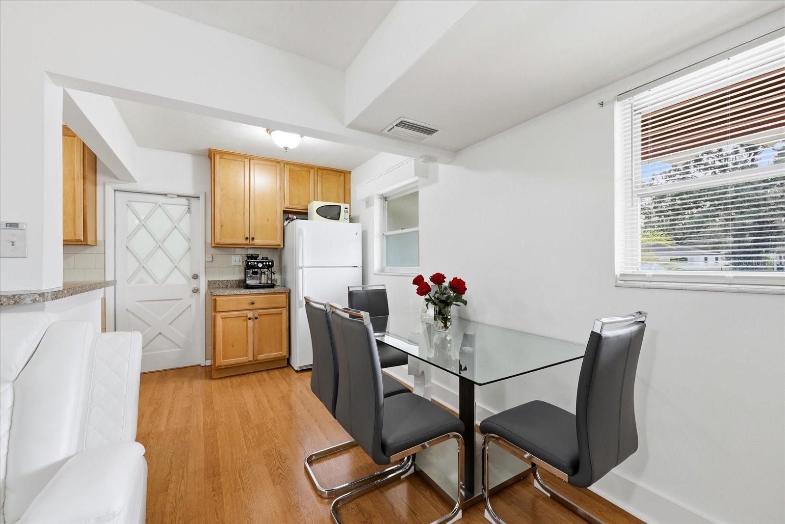 Image 9 of 38 For 207 Seneca Avenue