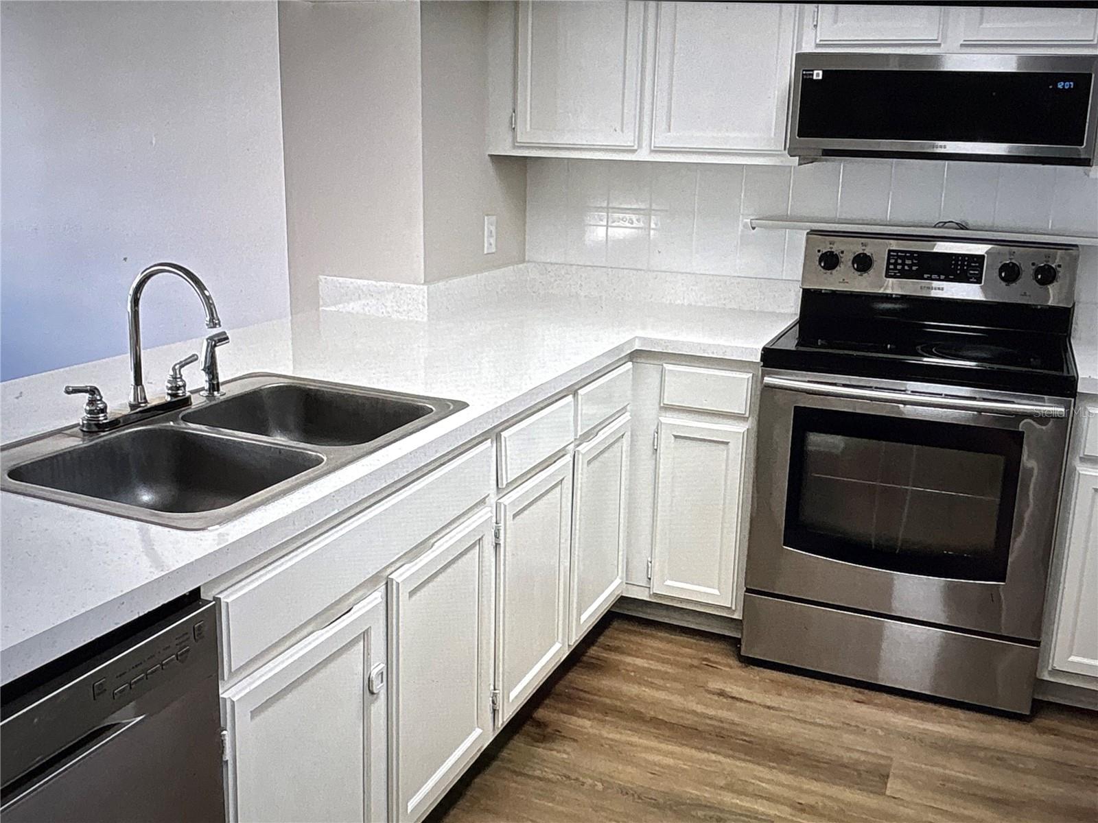 Image 8 of 17 For 4755 Puritan Circle 521