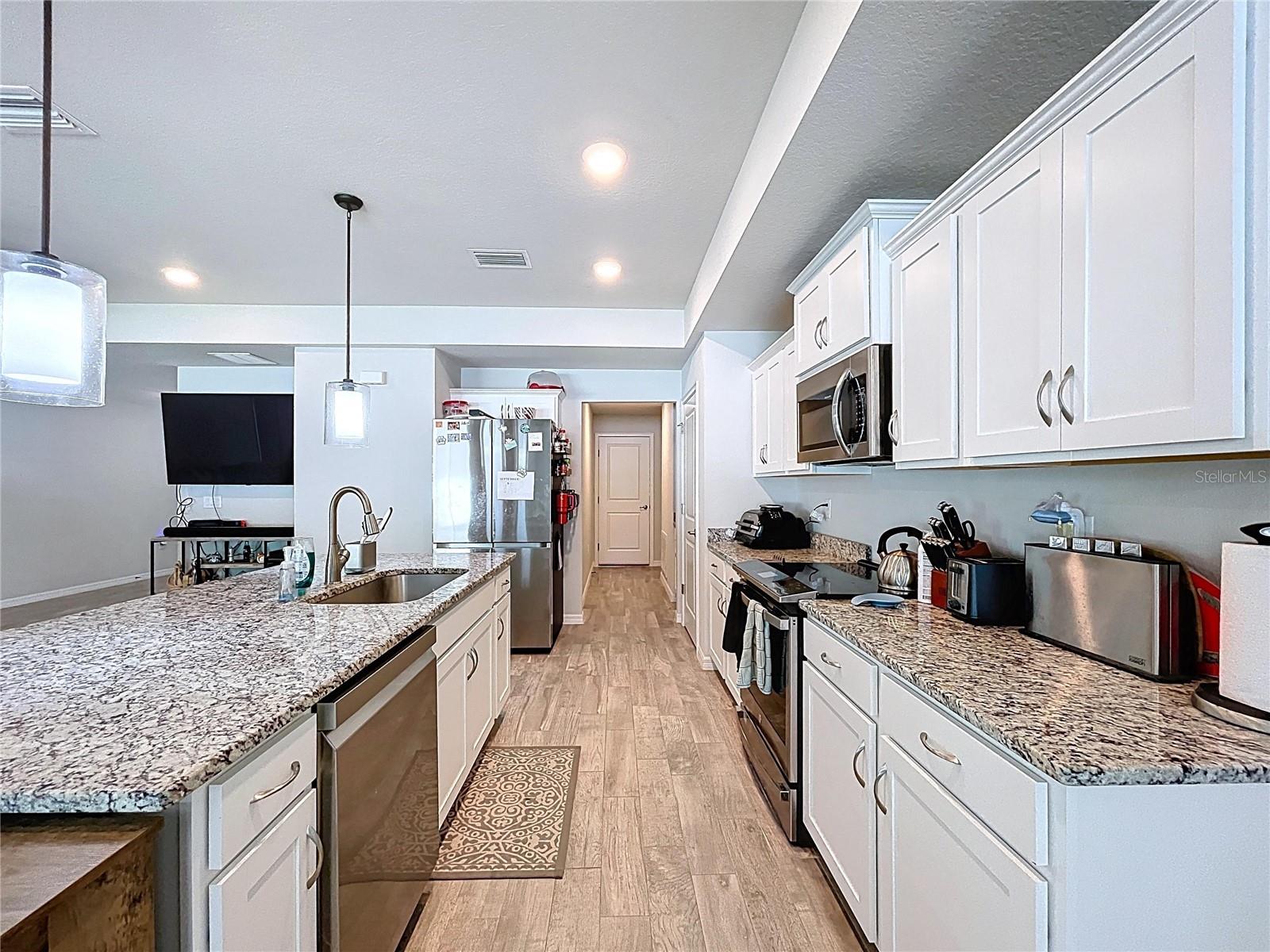 Image 13 of 30 For 13321 Potomac Avenue