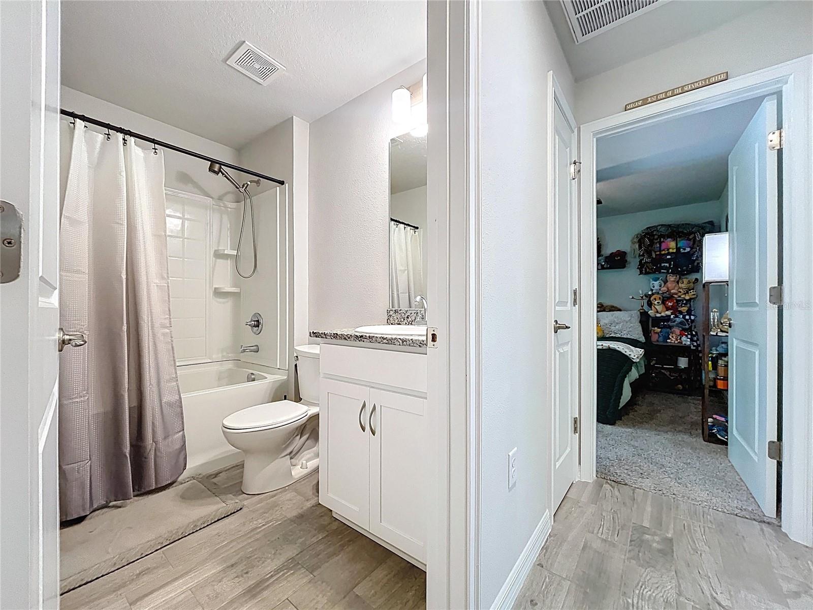 Image 19 of 30 For 13321 Potomac Avenue