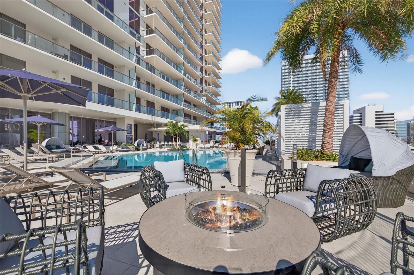 Listing photo id 25 for 275 1st Ave S  1708