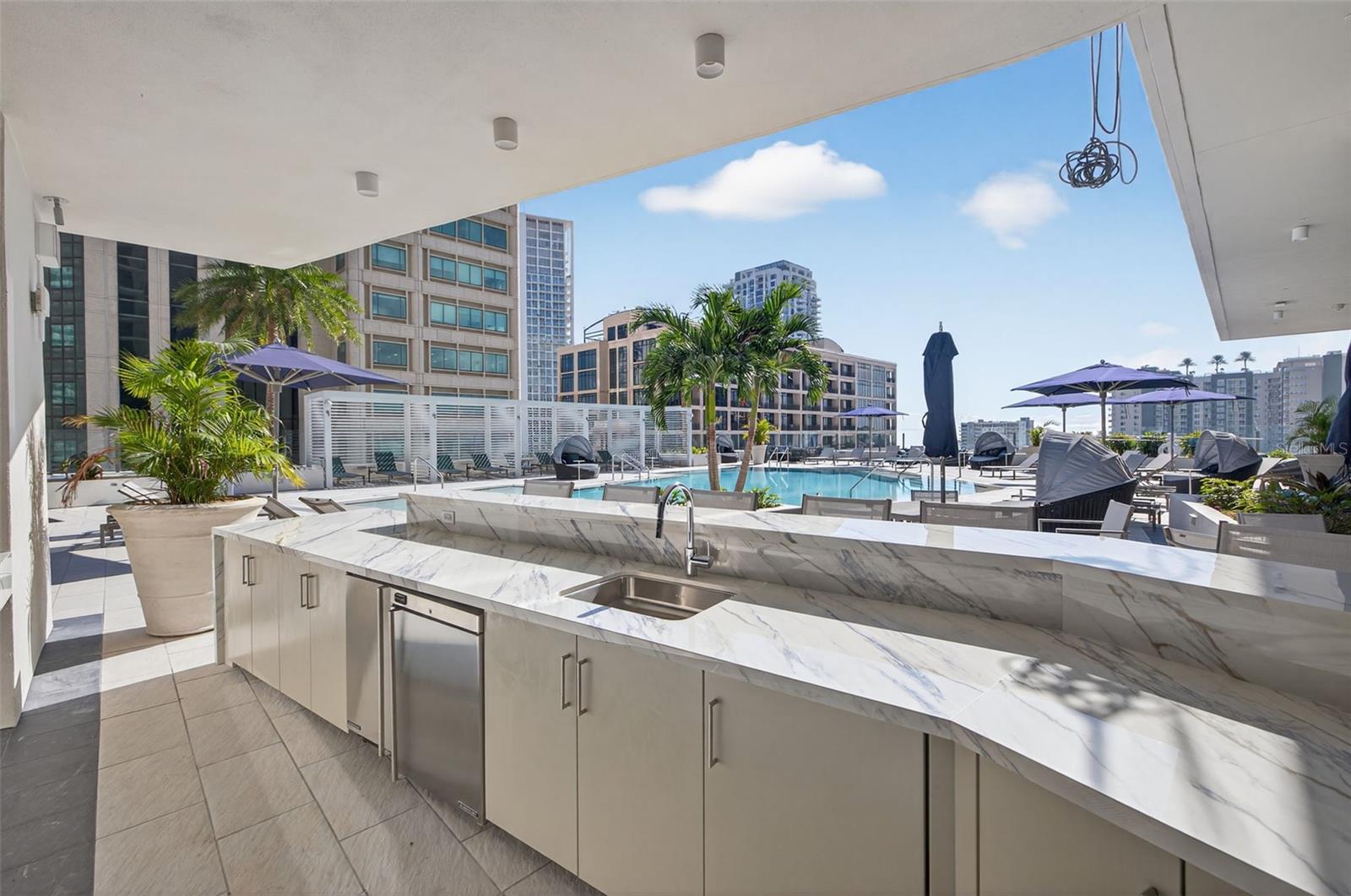 Listing photo id 27 for 275 1st Ave S  1708