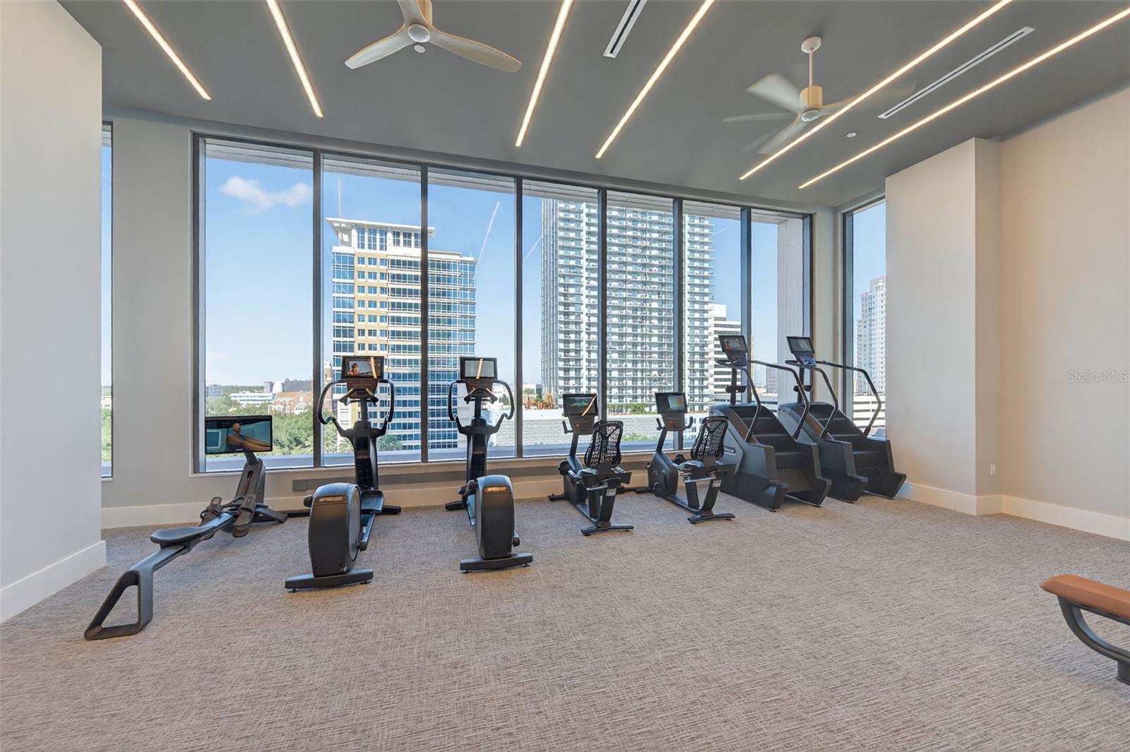 Listing photo id 39 for 275 1st Ave S  1708