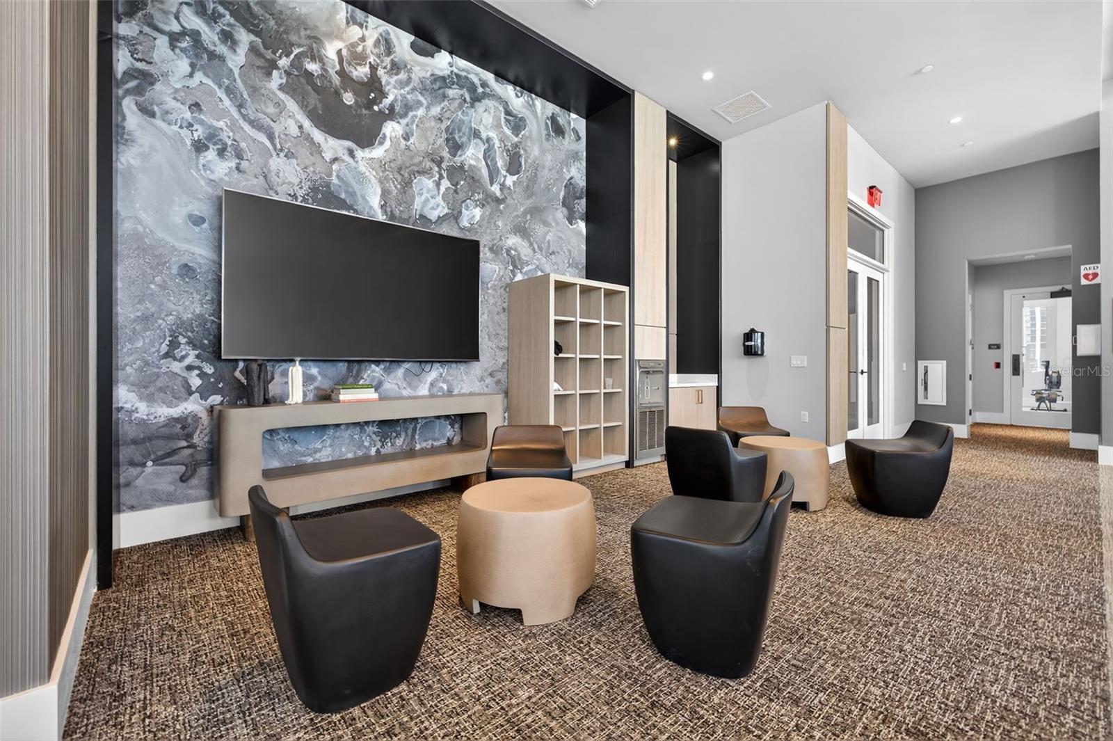 Listing photo id 41 for 275 1st Ave S  1708