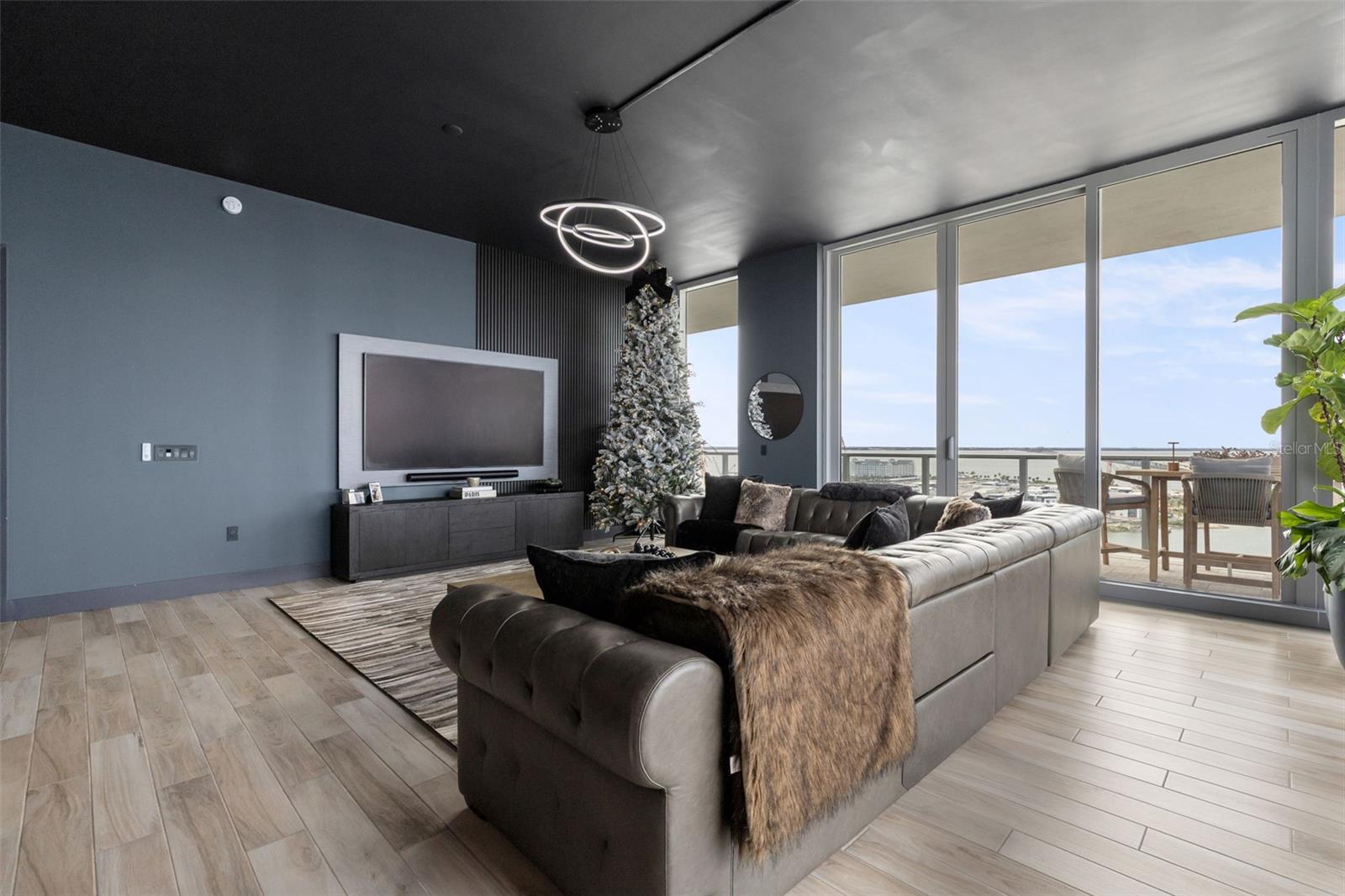 Image 16 of 59 For 5120 Marina Way 16002