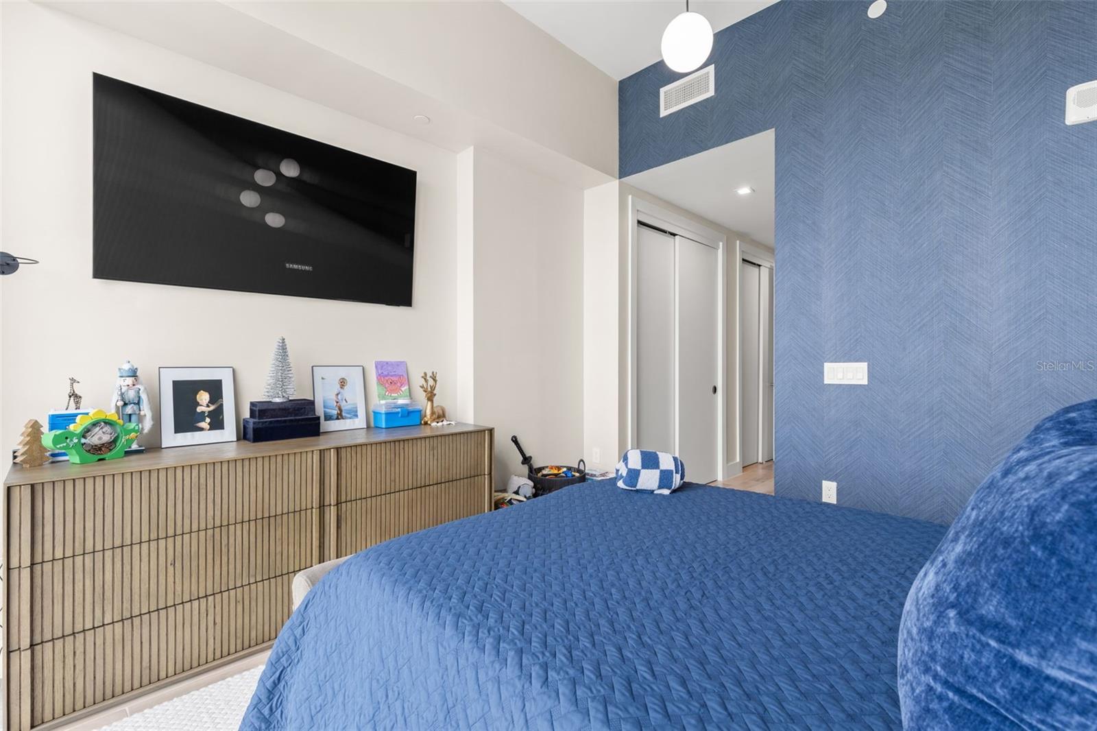 Image 33 of 59 For 5120 Marina Way 16002