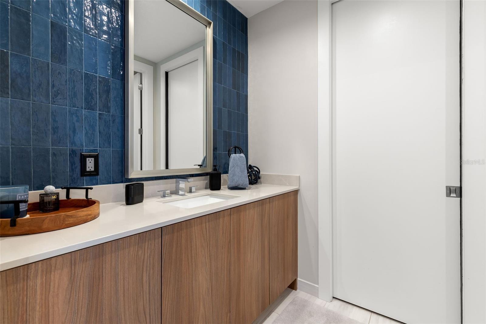 Image 34 of 59 For 5120 Marina Way 16002