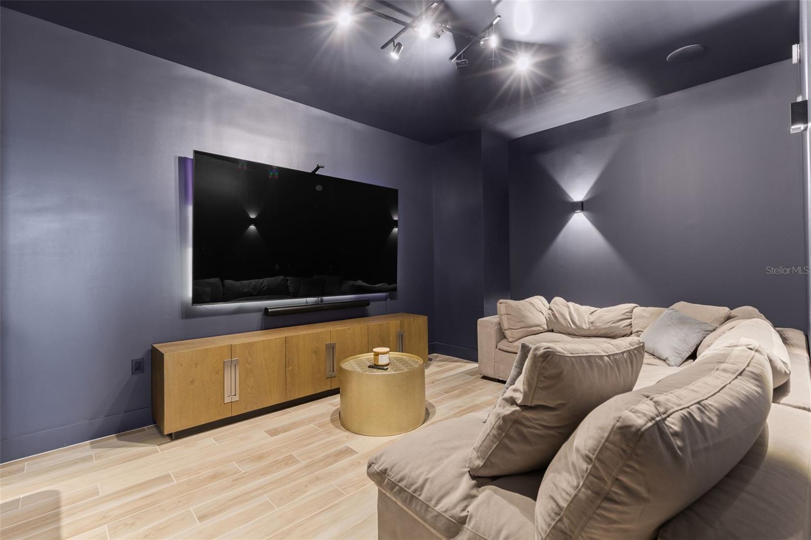 Image 36 of 59 For 5120 Marina Way 16002