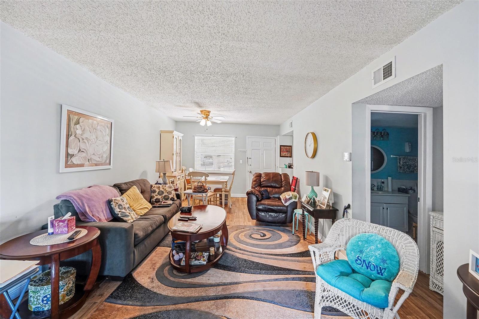 Image 2 of 14 For 940 Virginia Street 105