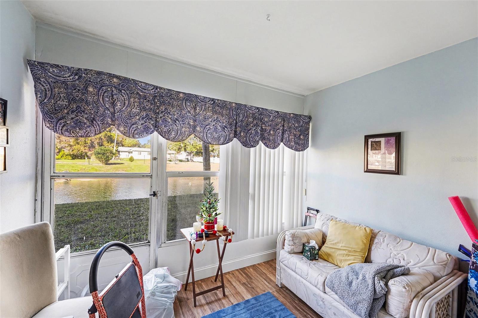 Image 8 of 14 For 940 Virginia Street 105