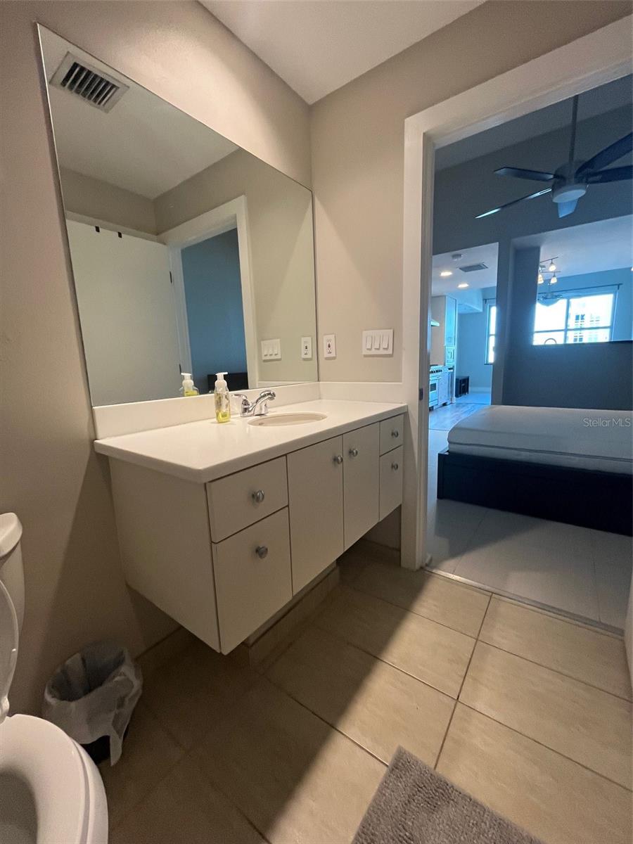 Image 10 of 33 For 1208 Kennedy Boulevard 817