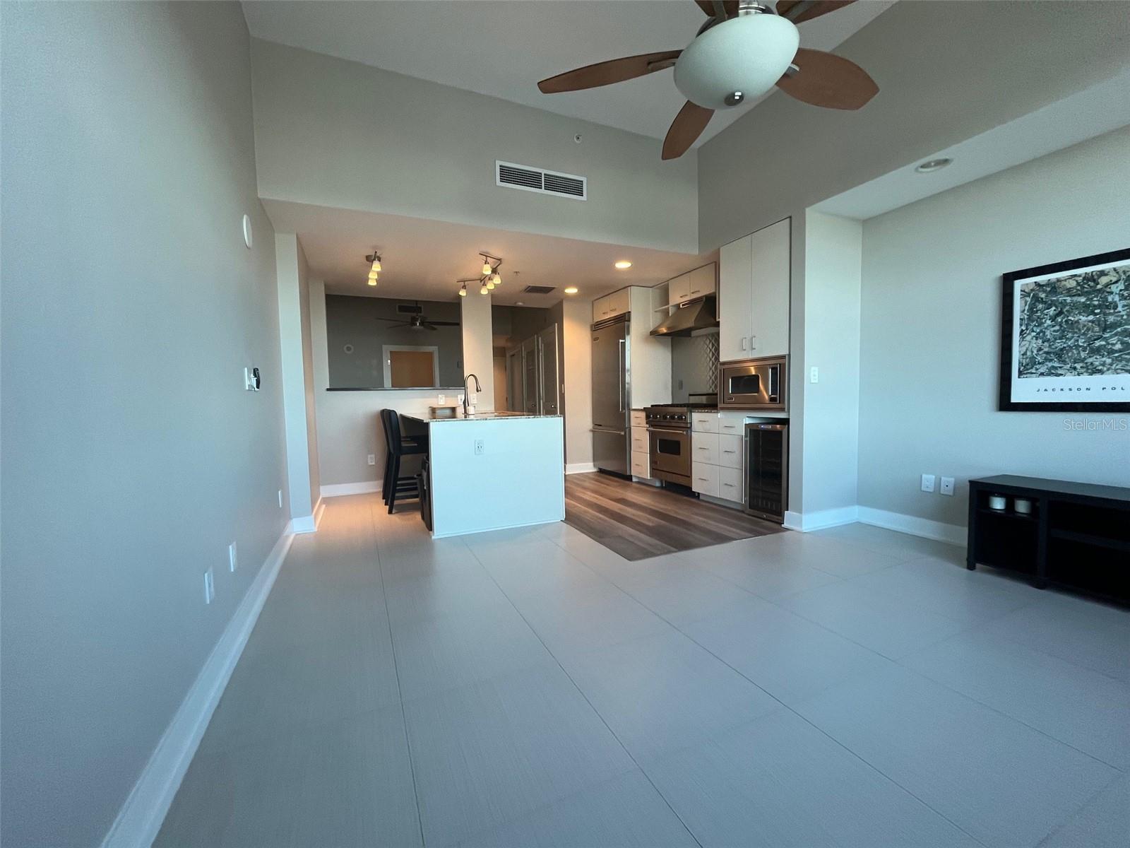 Image 16 of 33 For 1208 Kennedy Boulevard 817