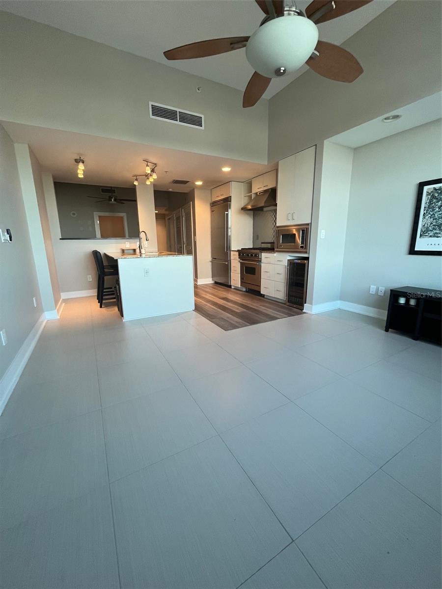 Image 17 of 33 For 1208 Kennedy Boulevard 817