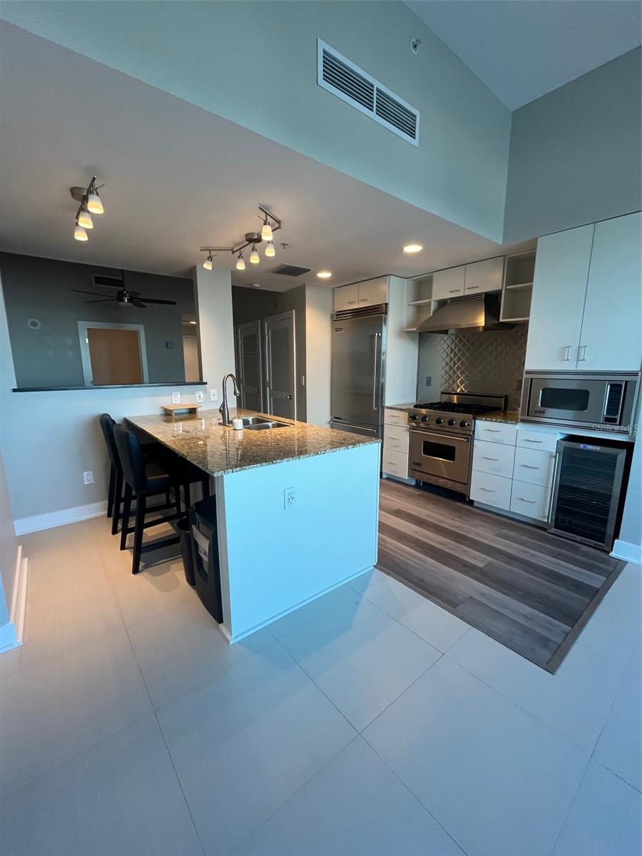 Image 18 of 33 For 1208 Kennedy Boulevard 817