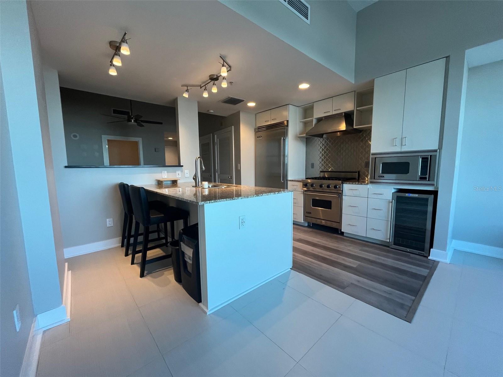 Image 19 of 33 For 1208 Kennedy Boulevard 817