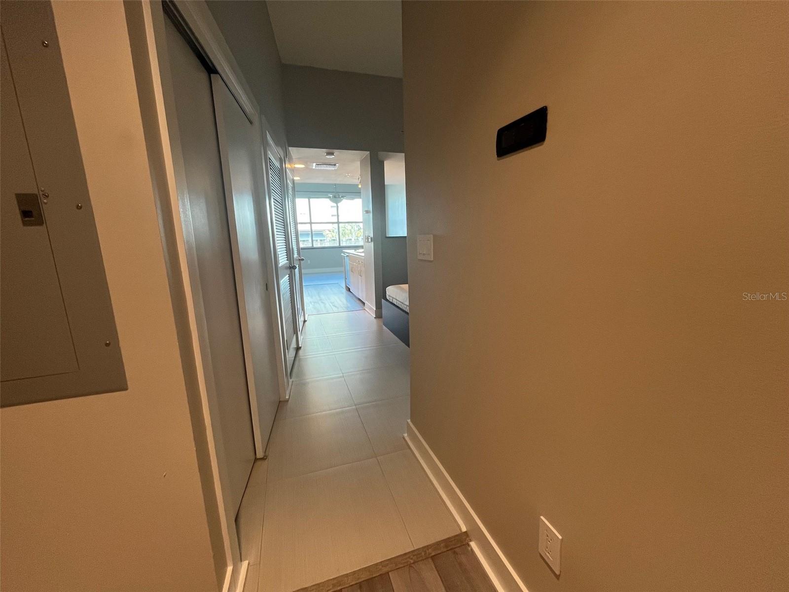 Image 3 of 33 For 1208 Kennedy Boulevard 817