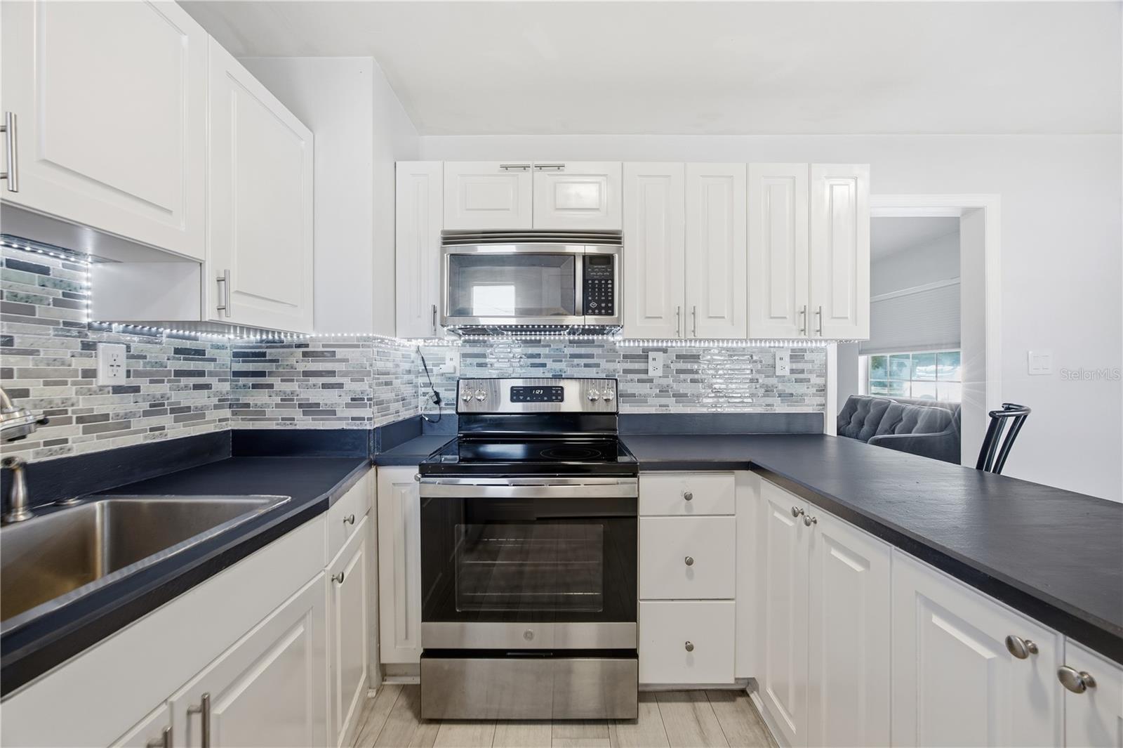 Image 11 of 28 For 551 84th Avenue N