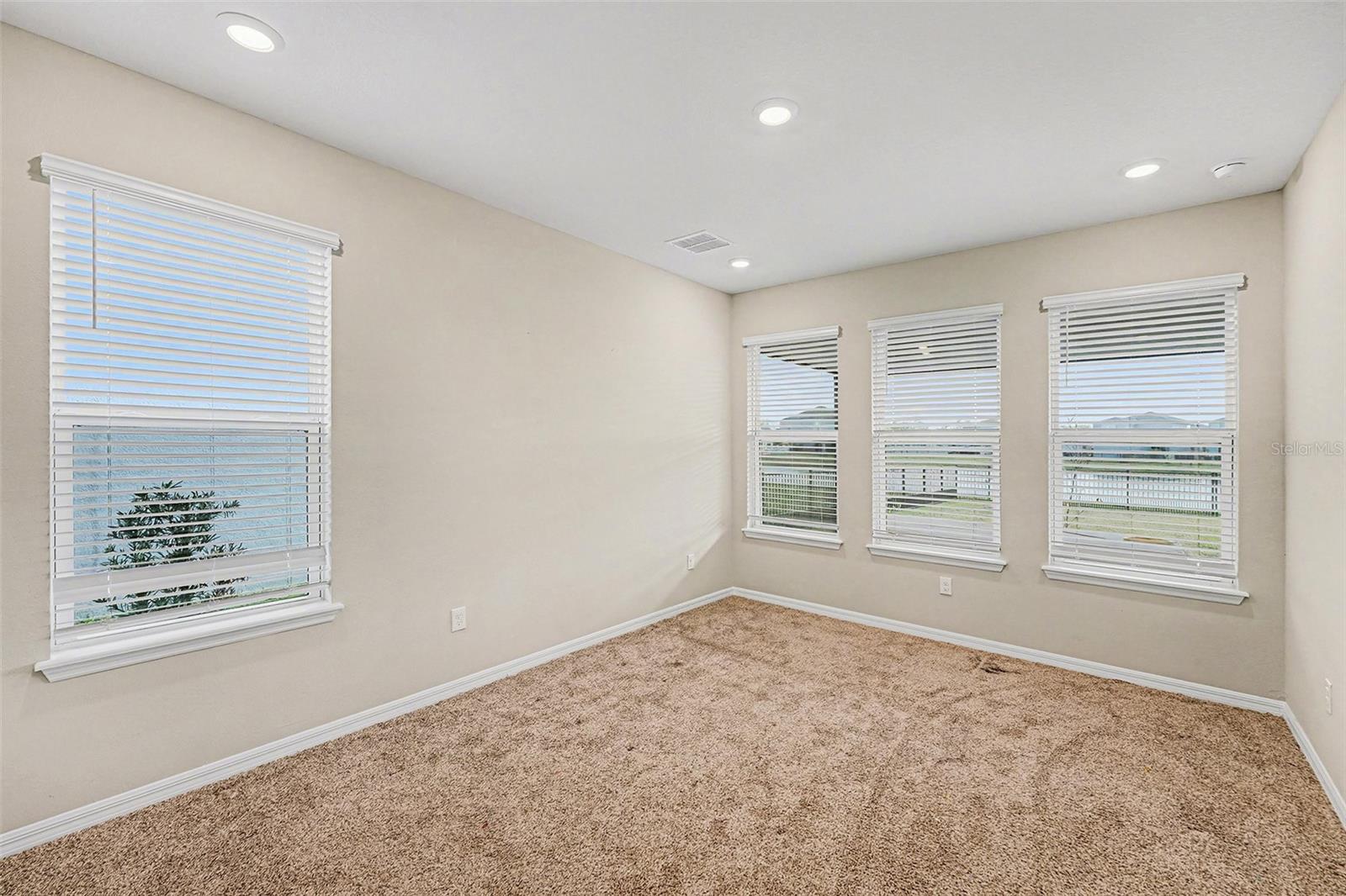 Image 12 of 23 For 5917 Oakhaven Lane