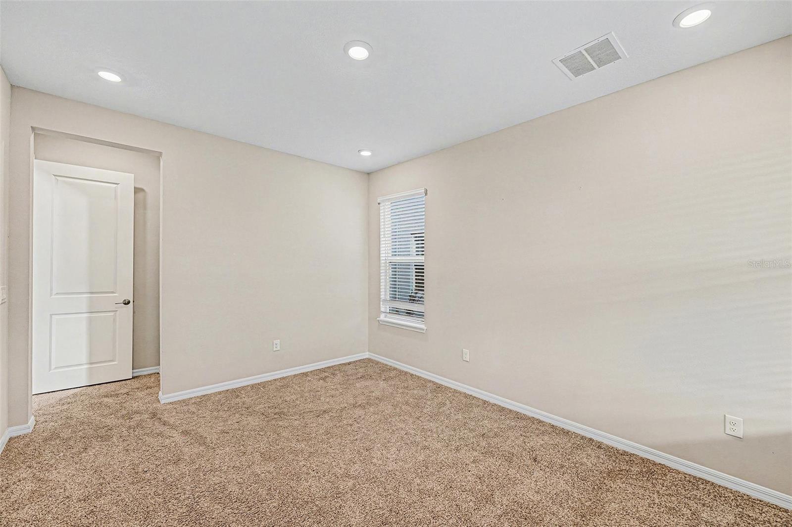 Image 15 of 23 For 5917 Oakhaven Lane