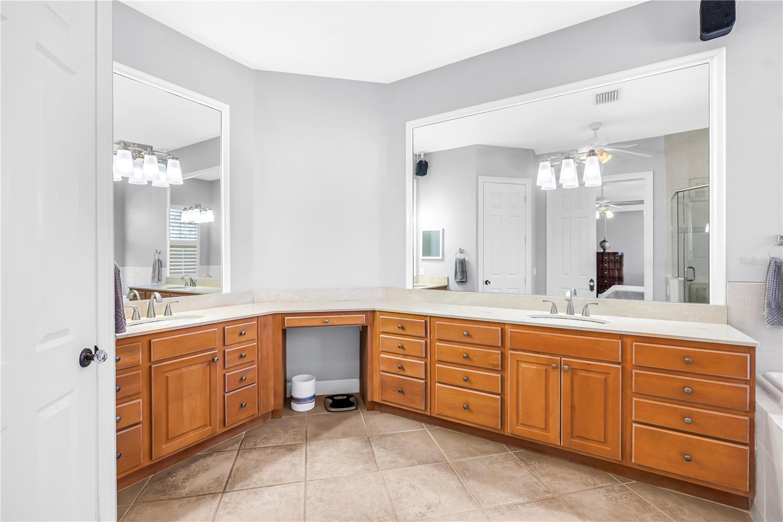 Image 20 of 32 For 1600 Brightwaters Boulevard Ne