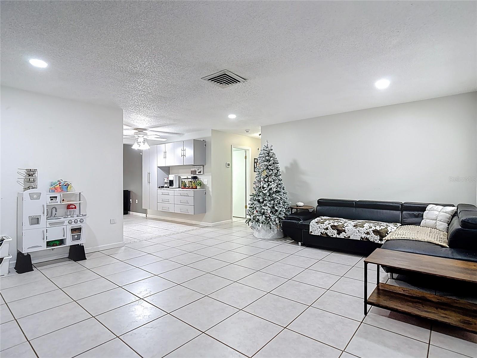 Image 3 of 55 For 9171 Vicksburg Road