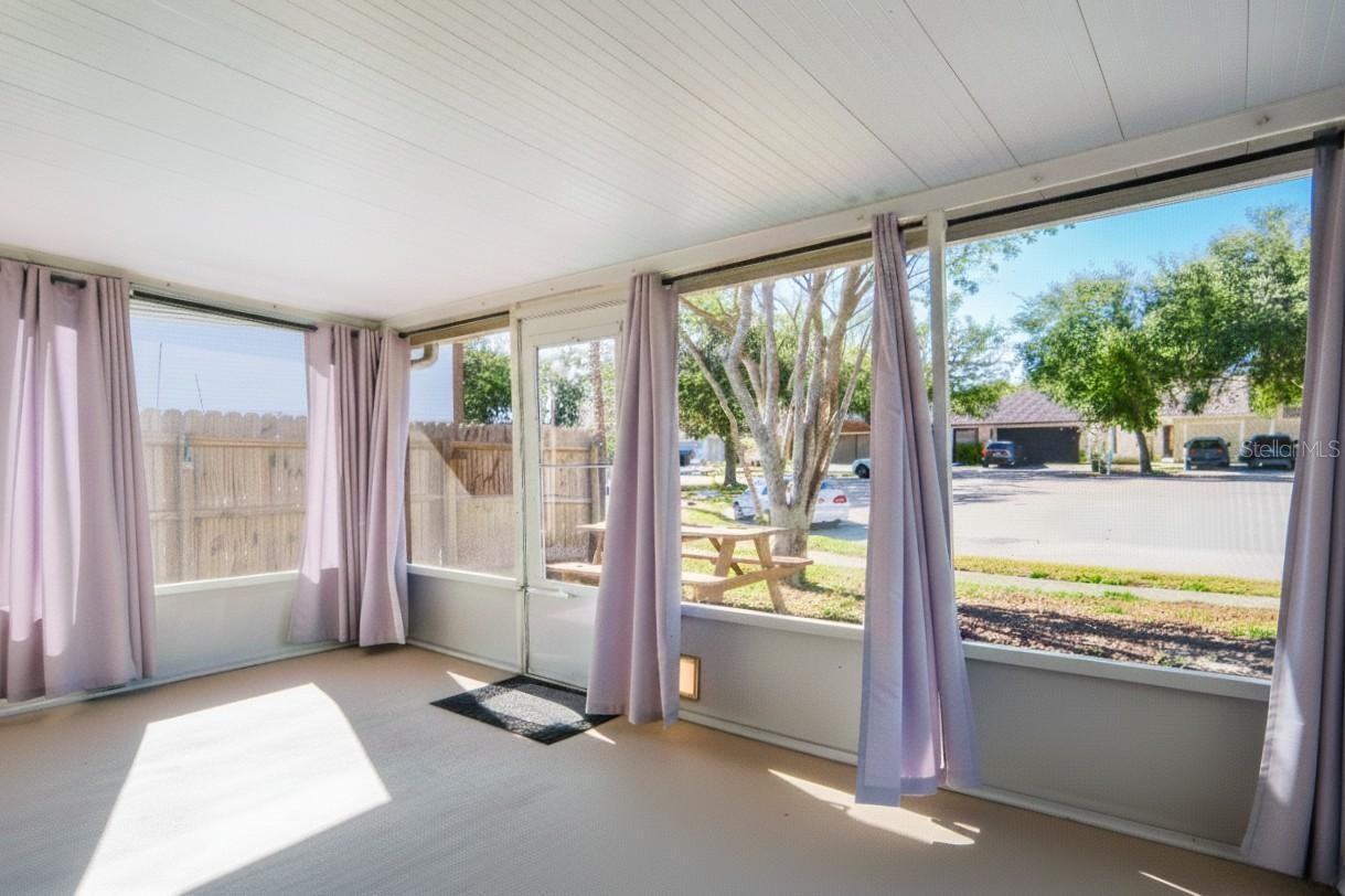 Listing photo id 20 for 6205 Cannoli Place