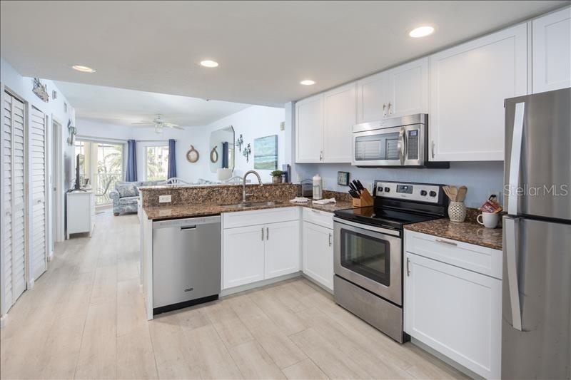 Image 10 of 38 For 12000 Gulf Boulevard 311n