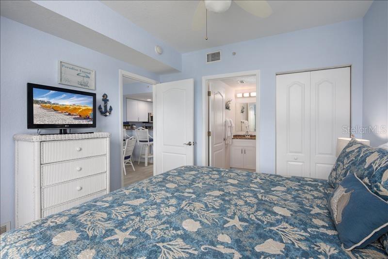 Image 17 of 38 For 12000 Gulf Boulevard 311n