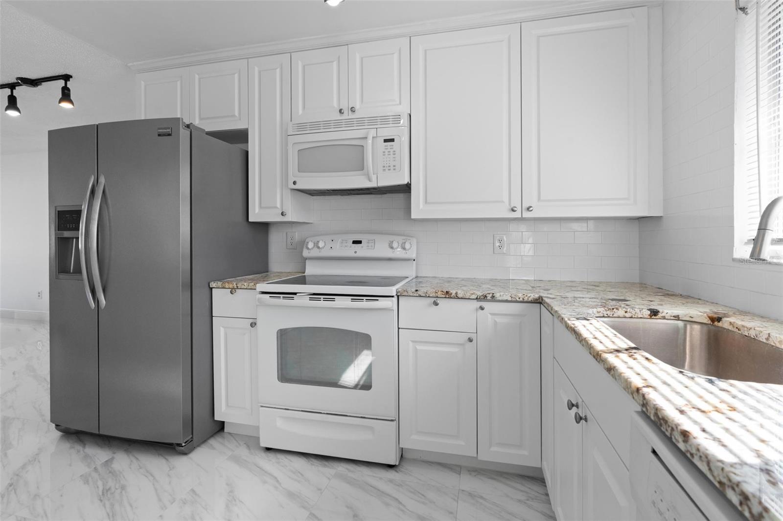 Image 14 of 22 For 7050 Versailles N