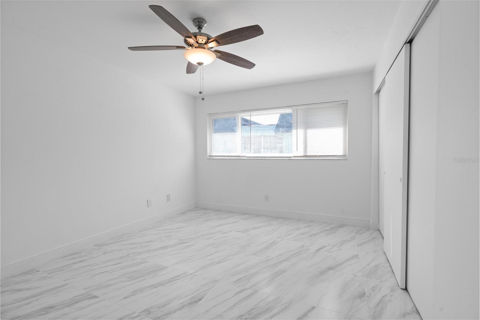 Image 16 of 22 For 7050 Versailles N