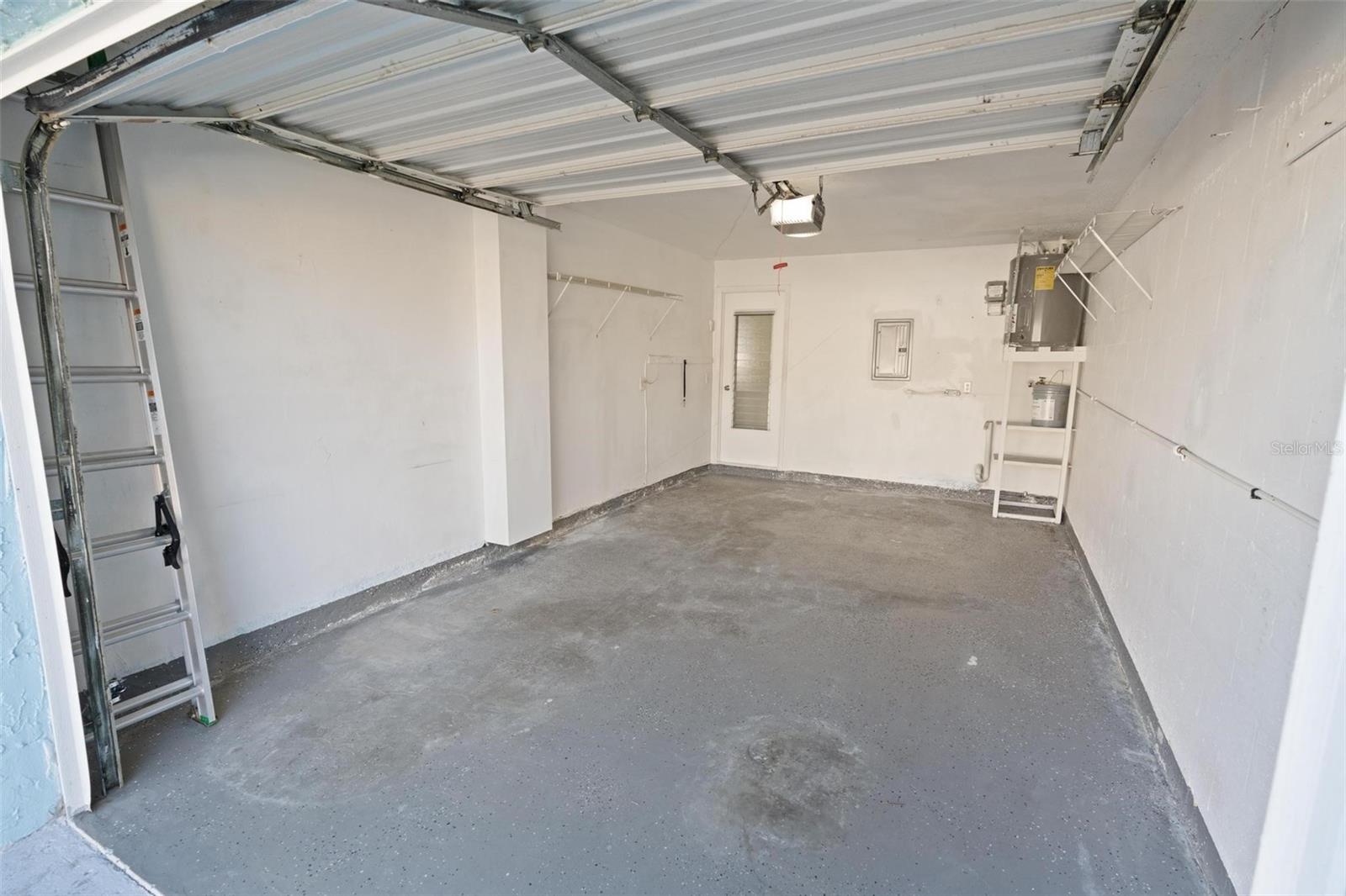 Image 21 of 22 For 7050 Versailles N