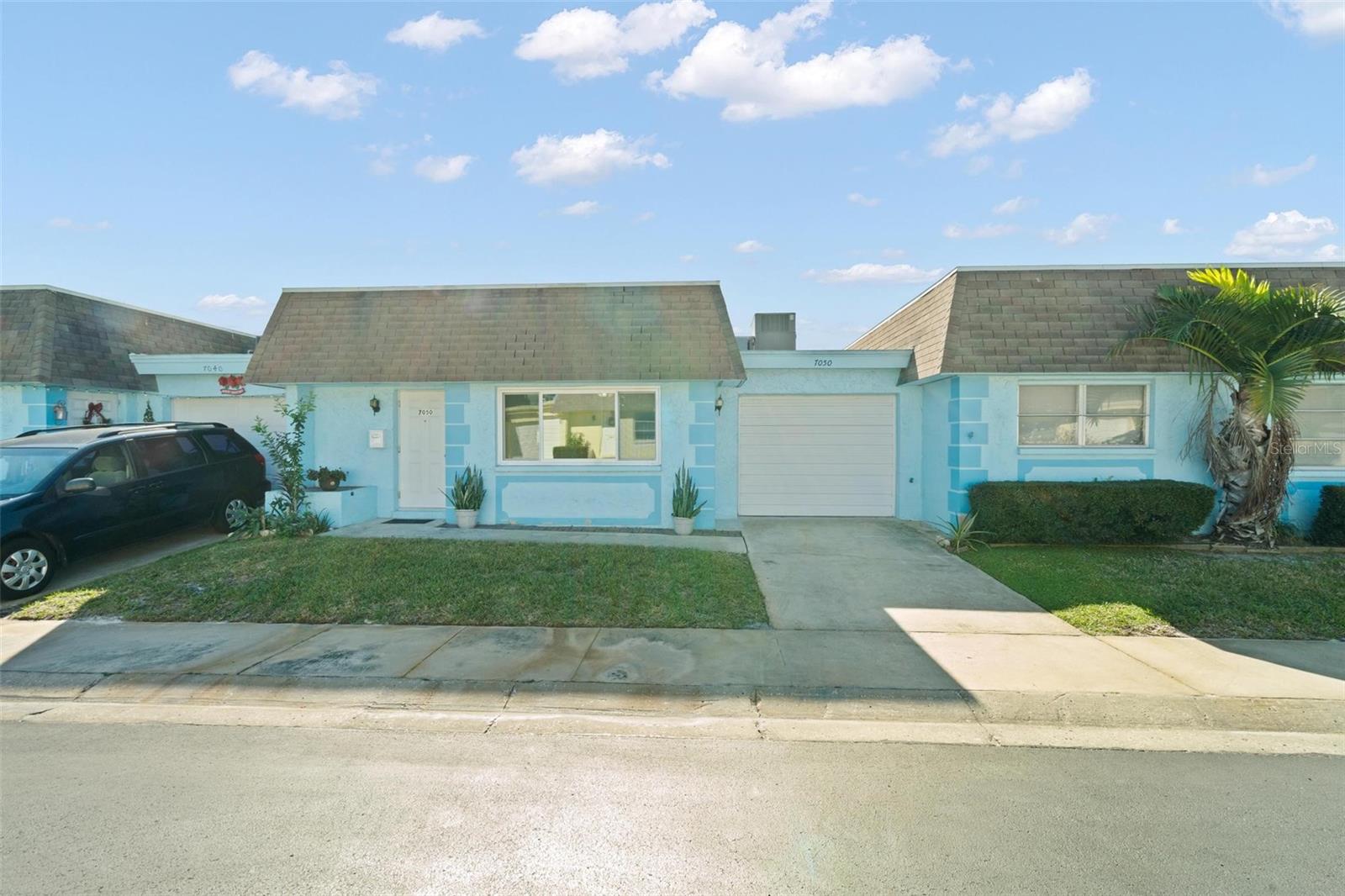 Image 4 of 22 For 7050 Versailles N