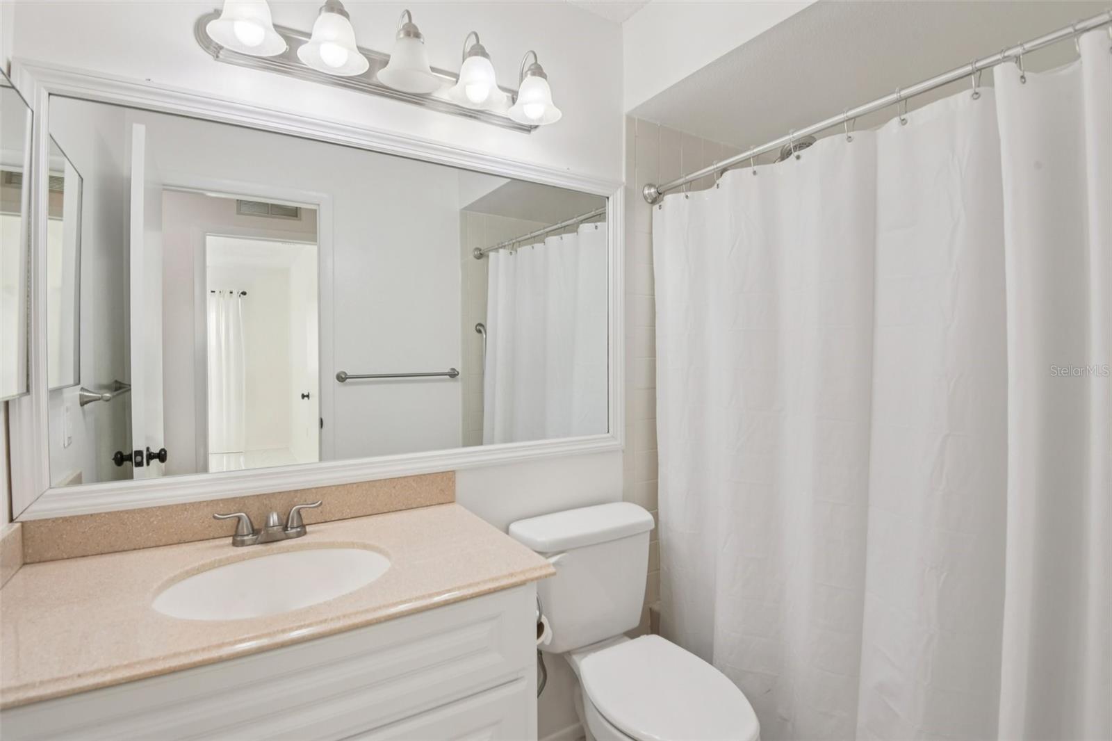 Image 17 of 28 For 2329 Orangehill Avenue