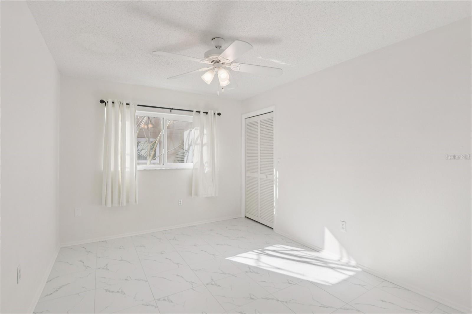 Image 19 of 28 For 2329 Orangehill Avenue