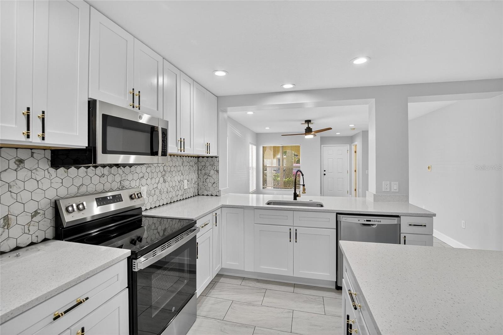 Image 13 of 40 For 10830 Lake Saint Charles Boulevard