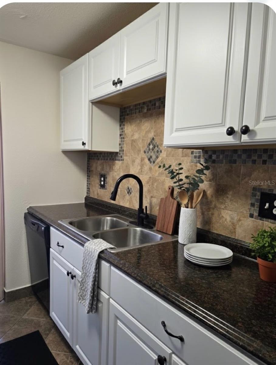 Image 4 of 43 For 10038 62nd Terrace N 11