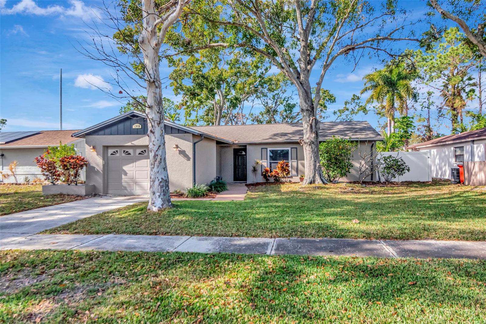 Image 2 of 62 For 12418 84th  