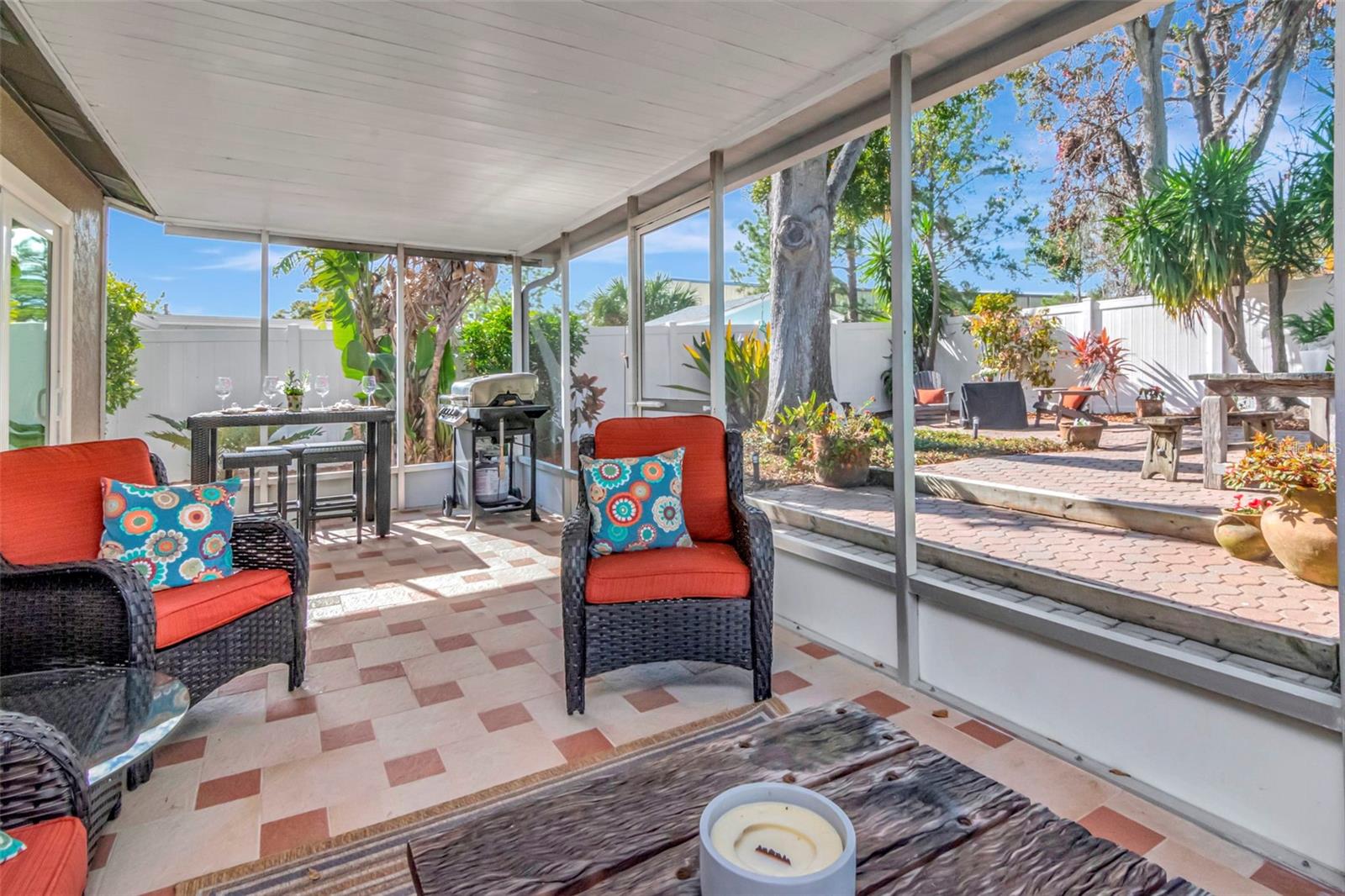 Image 40 of 62 For 12418 84th  