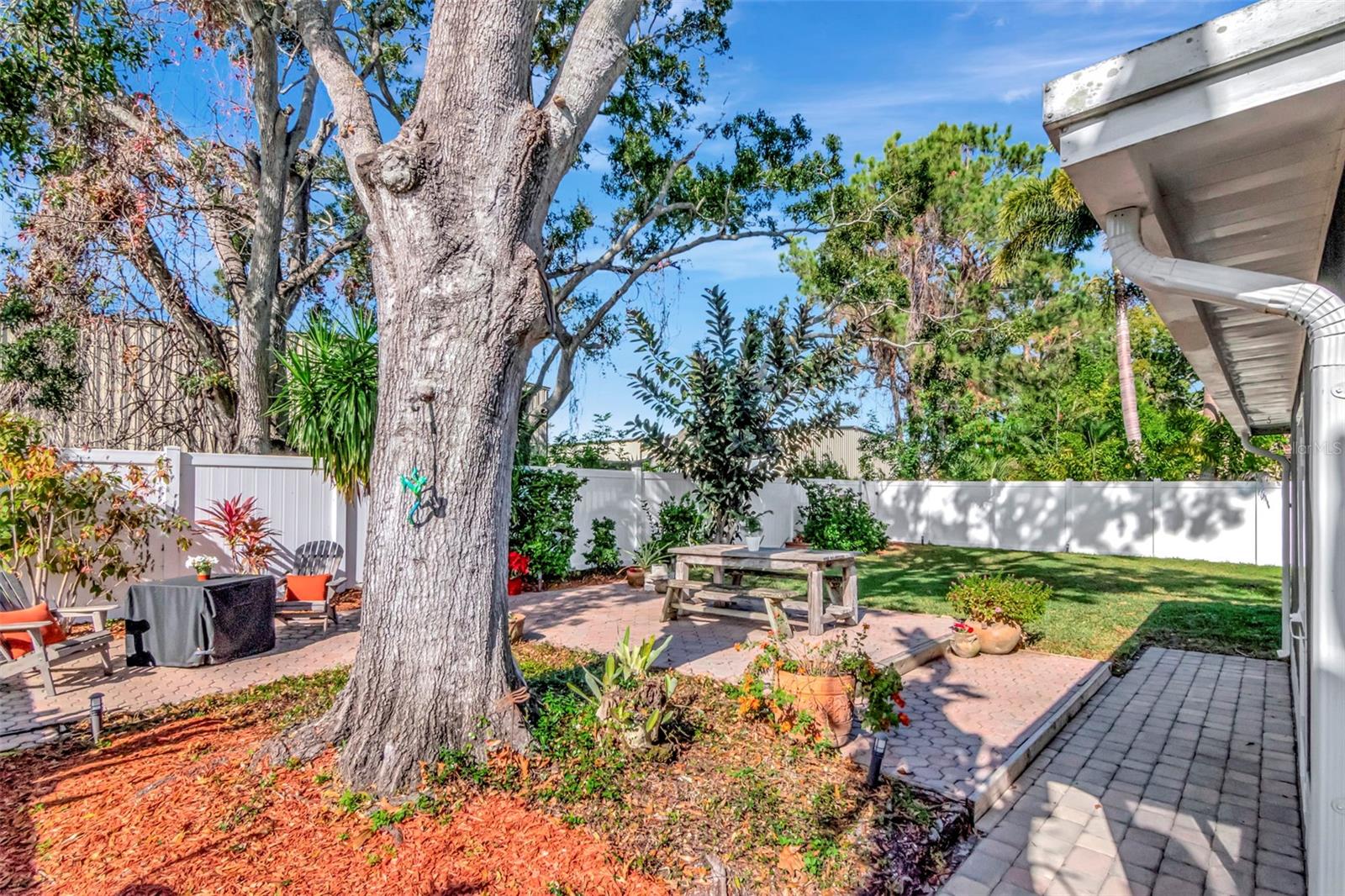 Image 43 of 62 For 12418 84th  