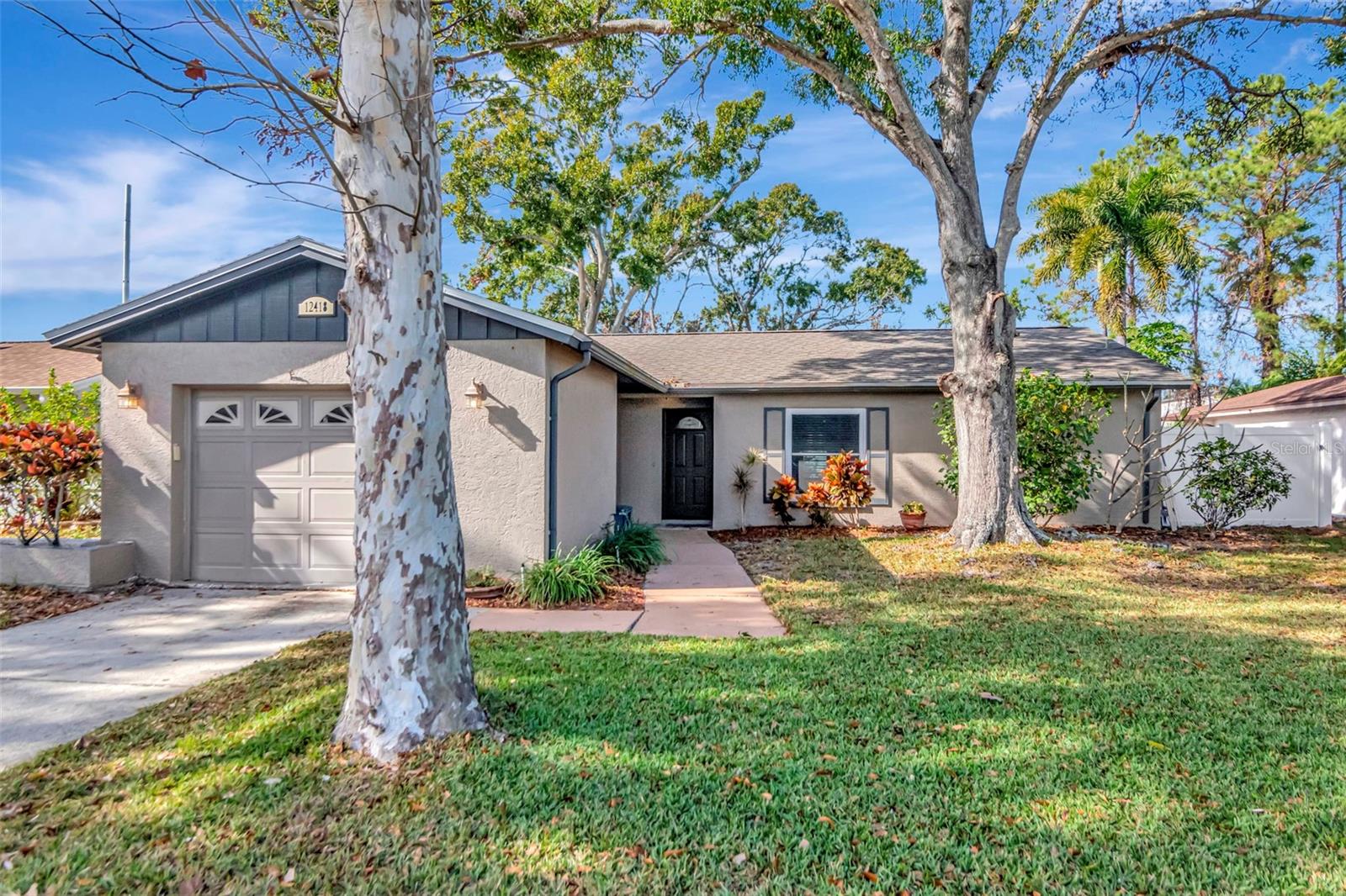 Image 5 of 62 For 12418 84th  