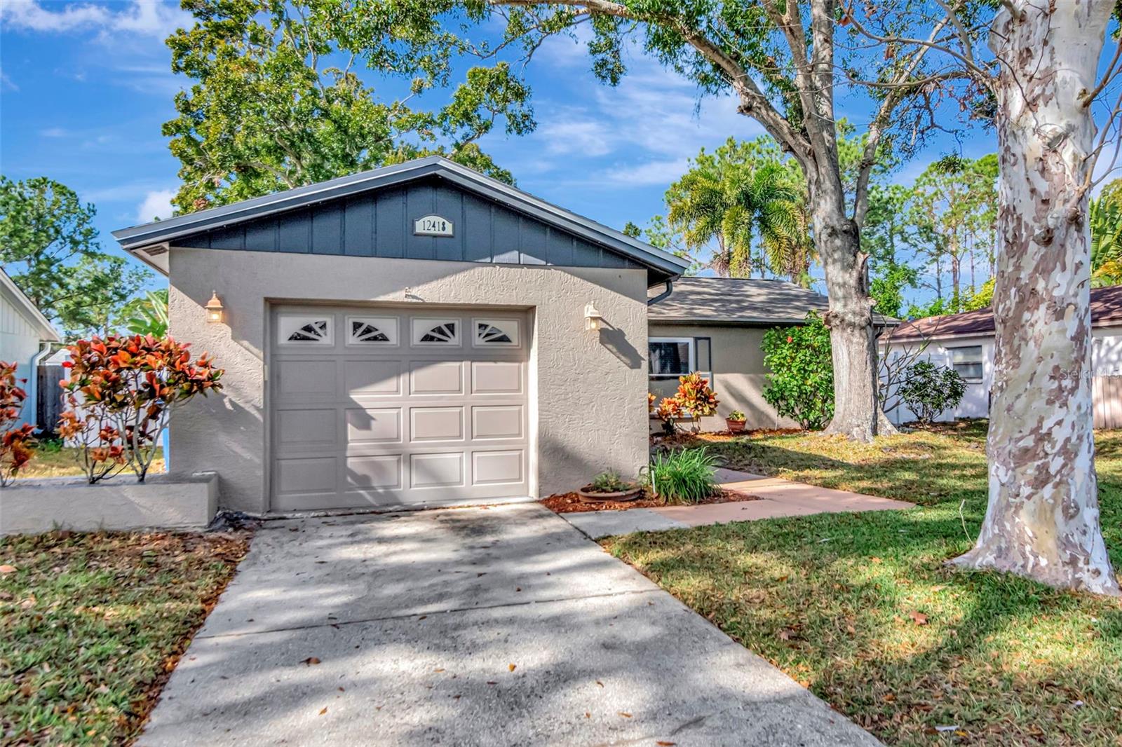 Image 6 of 62 For 12418 84th  