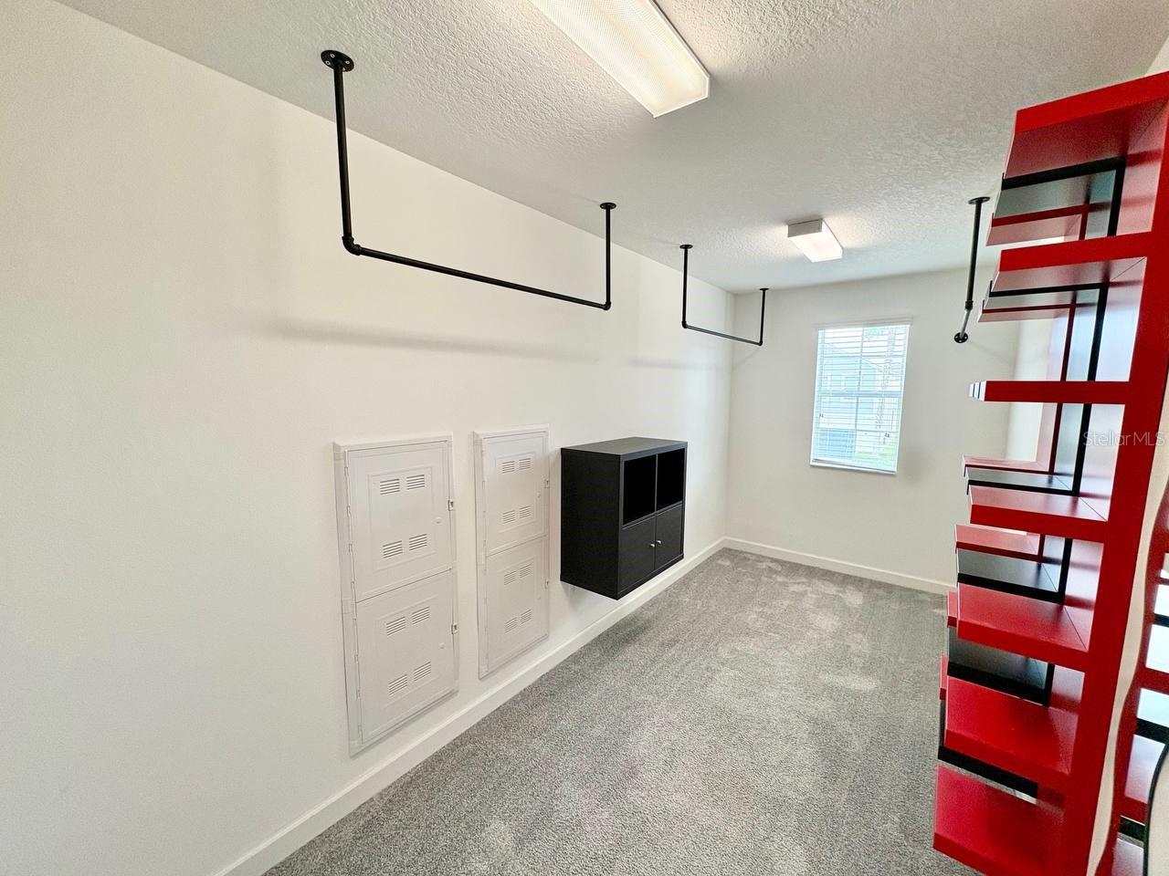 Image 18 of 31 For 1695 Ludington Avenue